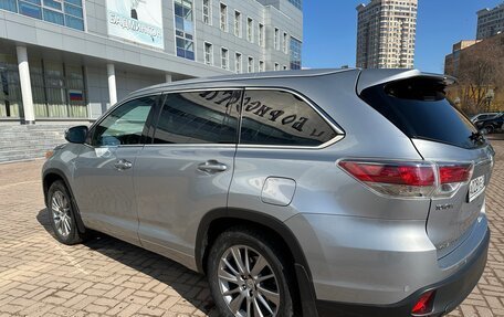 Toyota Highlander III, 2014 год, 3 200 000 рублей, 4 фотография