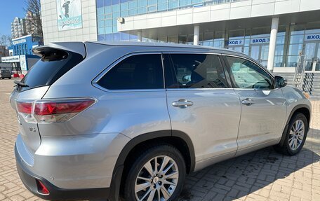 Toyota Highlander III, 2014 год, 3 200 000 рублей, 6 фотография