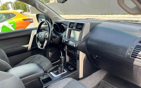 Toyota Land Cruiser Prado 150 рестайлинг 2, 2013 год, 2 500 000 рублей, 7 фотография