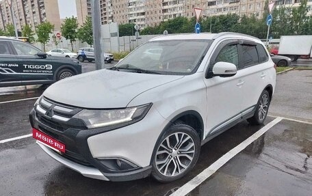 Mitsubishi Outlander III рестайлинг 3, 2018 год, 1 750 000 рублей, 3 фотография