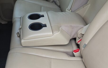 Toyota Land Cruiser Prado 150 рестайлинг 2, 2011 год, 3 005 000 рублей, 8 фотография