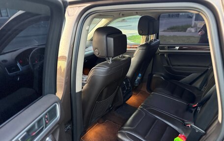 Volkswagen Touareg III, 2011 год, 1 915 000 рублей, 10 фотография