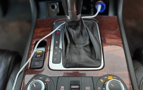 Volkswagen Touareg III, 2011 год, 1 915 000 рублей, 14 фотография