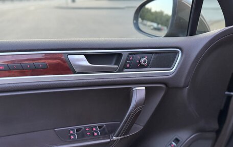 Volkswagen Touareg III, 2011 год, 1 915 000 рублей, 9 фотография