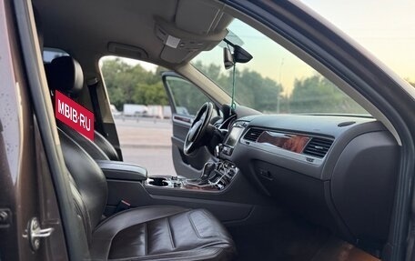 Volkswagen Touareg III, 2011 год, 1 915 000 рублей, 16 фотография