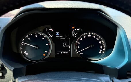 Toyota Land Cruiser Prado 150 рестайлинг 2, 2018 год, 6 200 000 рублей, 8 фотография