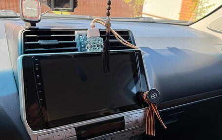 Toyota Land Cruiser Prado 150 рестайлинг 2, 2018 год, 6 200 000 рублей, 11 фотография