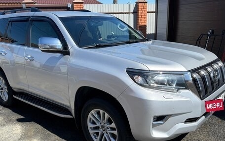 Toyota Land Cruiser Prado 150 рестайлинг 2, 2018 год, 6 200 000 рублей, 3 фотография