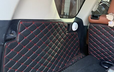 Toyota Land Cruiser Prado 150 рестайлинг 2, 2018 год, 6 200 000 рублей, 24 фотография