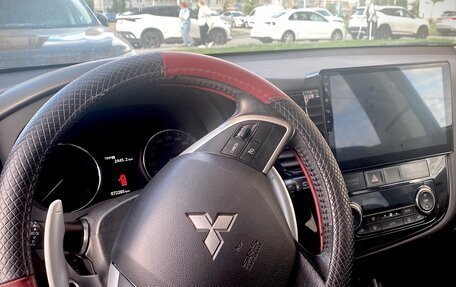 Mitsubishi Outlander III рестайлинг 3, 2014 год, 1 800 000 рублей, 4 фотография