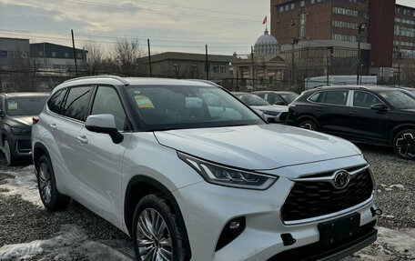 Toyota Highlander, 2025 год, 4 690 000 рублей, 6 фотография