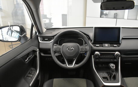 Toyota RAV4, 2023 год, 3 750 000 рублей, 8 фотография