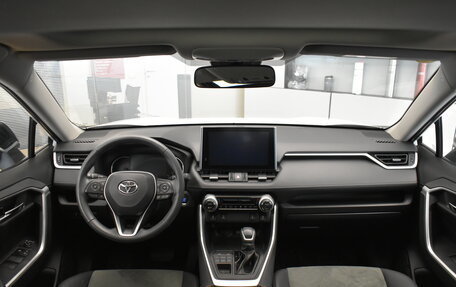 Toyota RAV4, 2023 год, 3 750 000 рублей, 9 фотография