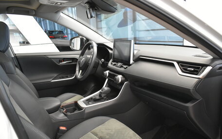 Toyota RAV4, 2023 год, 3 750 000 рублей, 19 фотография