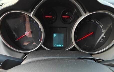 Chevrolet Cruze II, 2011 год, 799 000 рублей, 10 фотография