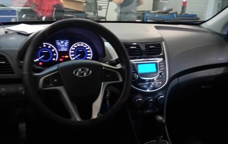 Hyundai Solaris II рестайлинг, 2013 год, 799 000 рублей, 5 фотография