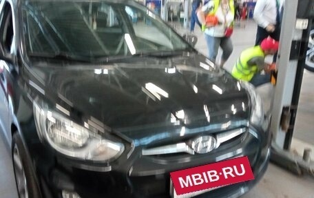 Hyundai Solaris II рестайлинг, 2013 год, 799 000 рублей, 2 фотография
