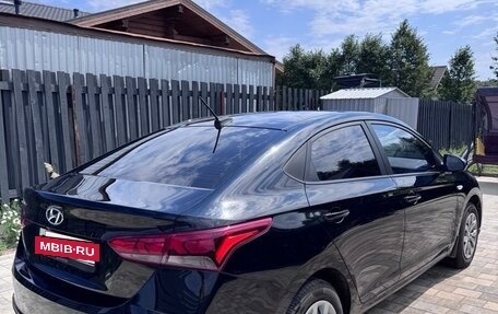 Hyundai Solaris II рестайлинг, 2021 год, 1 650 000 рублей, 3 фотография