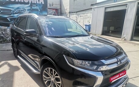 Mitsubishi Outlander III рестайлинг 3, 2018 год, 2 130 000 рублей, 2 фотография