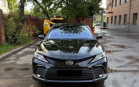 Toyota Camry, 2021 год, 3 600 000 рублей, 2 фотография