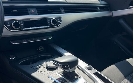 Audi A4, 2018 год, 2 000 000 рублей, 8 фотография