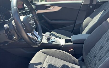 Audi A4, 2018 год, 2 000 000 рублей, 6 фотография