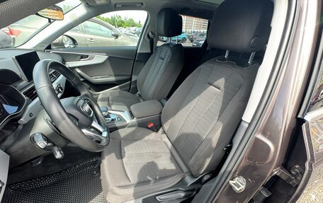 Audi A4, 2018 год, 2 000 000 рублей, 24 фотография