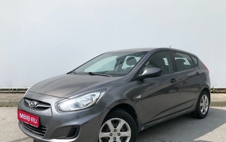 Hyundai Solaris II рестайлинг, 2013 год, 780 000 рублей, 1 фотография