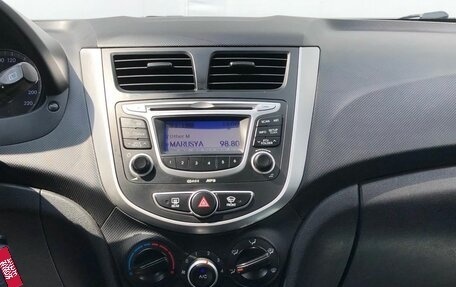 Hyundai Solaris II рестайлинг, 2013 год, 780 000 рублей, 15 фотография