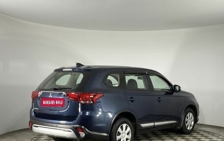 Mitsubishi Outlander III рестайлинг 3, 2020 год, 2 050 000 рублей, 6 фотография