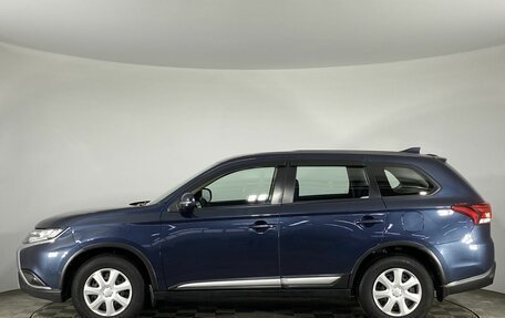Mitsubishi Outlander III рестайлинг 3, 2020 год, 2 050 000 рублей, 10 фотография