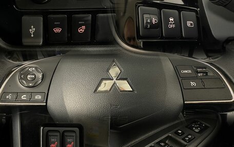 Mitsubishi Outlander III рестайлинг 3, 2020 год, 2 050 000 рублей, 19 фотография