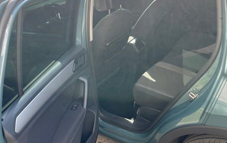 Volkswagen Tiguan II, 2020 год, 2 200 000 рублей, 3 фотография
