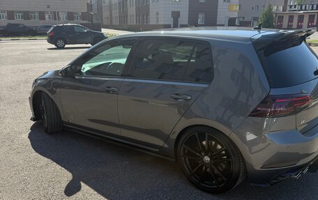 Volkswagen Golf R VII, 2019 год, 4 333 000 рублей, 21 фотография