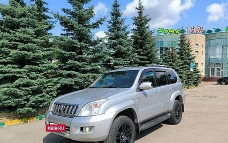 Toyota Land Cruiser Prado 120 рестайлинг, 2004 год, 1 399 000 рублей, 2 фотография