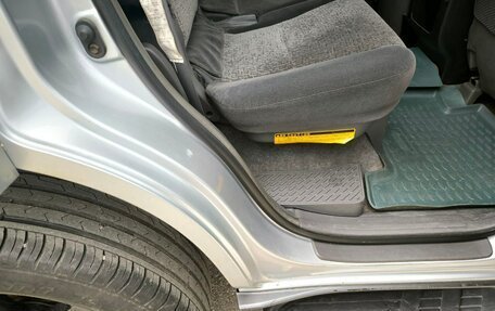 Toyota Land Cruiser Prado 120 рестайлинг, 2004 год, 1 399 000 рублей, 20 фотография
