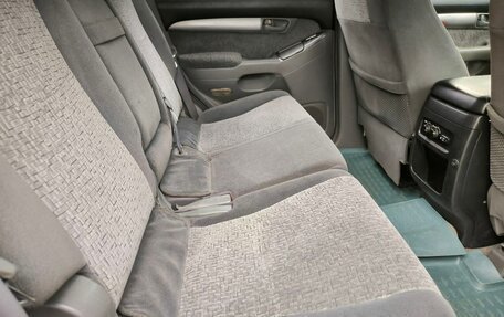 Toyota Land Cruiser Prado 120 рестайлинг, 2004 год, 1 399 000 рублей, 19 фотография