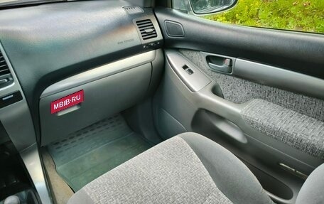 Toyota Land Cruiser Prado 120 рестайлинг, 2004 год, 1 399 000 рублей, 16 фотография