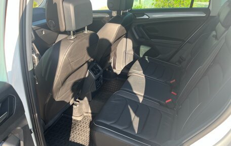 Volkswagen Tiguan II, 2021 год, 2 600 000 рублей, 6 фотография