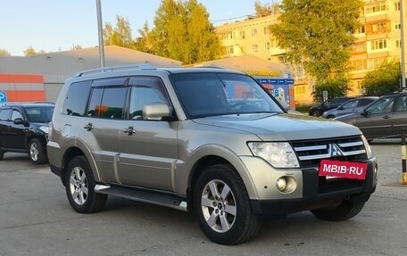 Mitsubishi Pajero IV, 2007 год, 1 350 000 рублей, 2 фотография