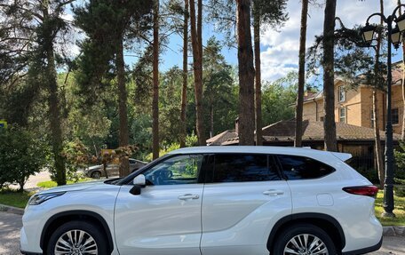 Toyota Highlander, 2025 год, 4 900 000 рублей, 3 фотография