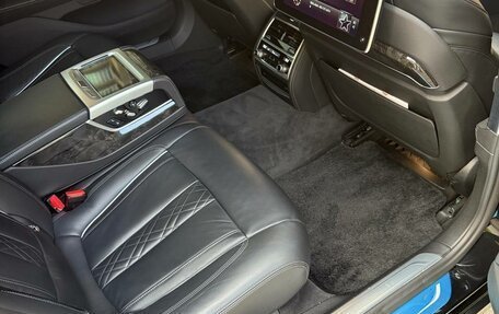 BMW 7 серия, 2017 год, 4 300 000 рублей, 23 фотография