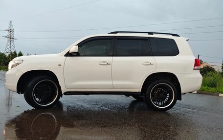 Toyota Land Cruiser 200, 2010 год, 3 770 000 рублей, 4 фотография