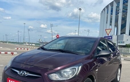 Hyundai Solaris II рестайлинг, 2012 год, 630 000 рублей, 1 фотография
