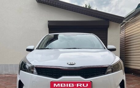 KIA Rio IV, 2021 год, 1 790 000 рублей, 5 фотография