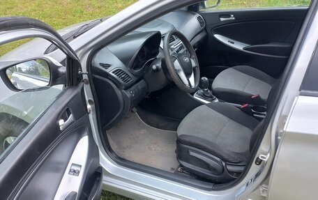 Hyundai Solaris II рестайлинг, 2012 год, 490 000 рублей, 4 фотография