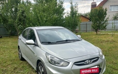 Hyundai Solaris II рестайлинг, 2012 год, 490 000 рублей, 3 фотография