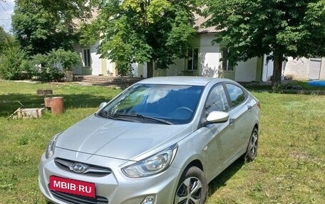 Hyundai Solaris II рестайлинг, 2012 год, 490 000 рублей, 10 фотография
