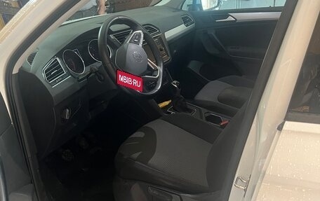 Volkswagen Tiguan II, 2021 год, 2 600 000 рублей, 6 фотография