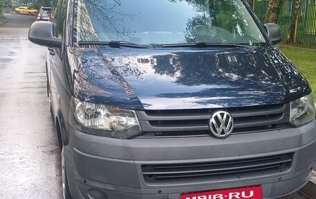 Volkswagen Caravelle T5, 2013 год, 2 760 000 рублей, 2 фотография